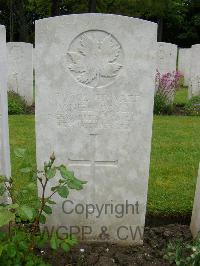 Etaples Military Cemetery - Doull, Daniel